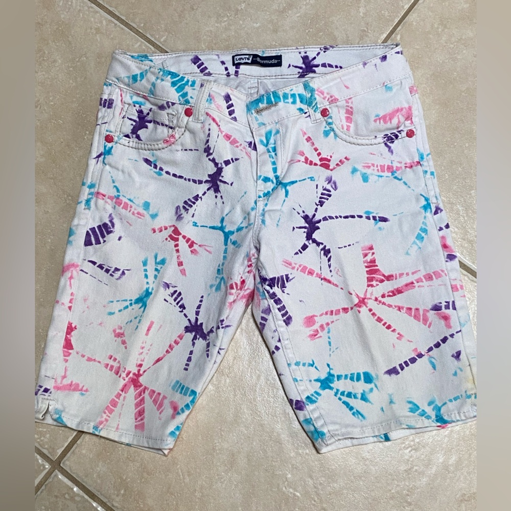 3/$18 EUC Levi Bermuda shorts with adjustable waist Girls size 16